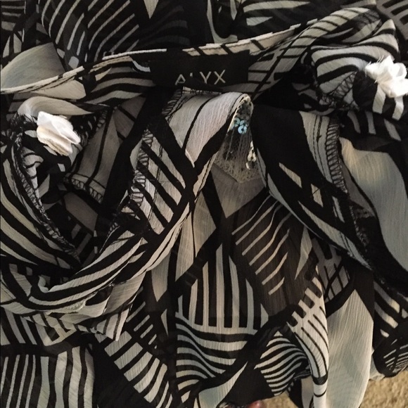 Cool 😎 swimsuit cover up or tunic☀️ - Picture 4 of 6